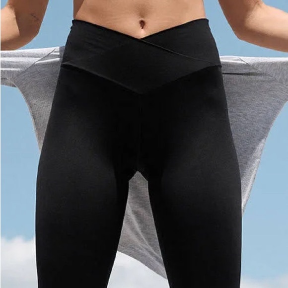 AERIE | Offline By Aerie 7/8 Leggings High Rise Black Real Me Stretch Leggings - Picture 3 of 7
